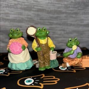 J.C. Vintage miniature frog figurines